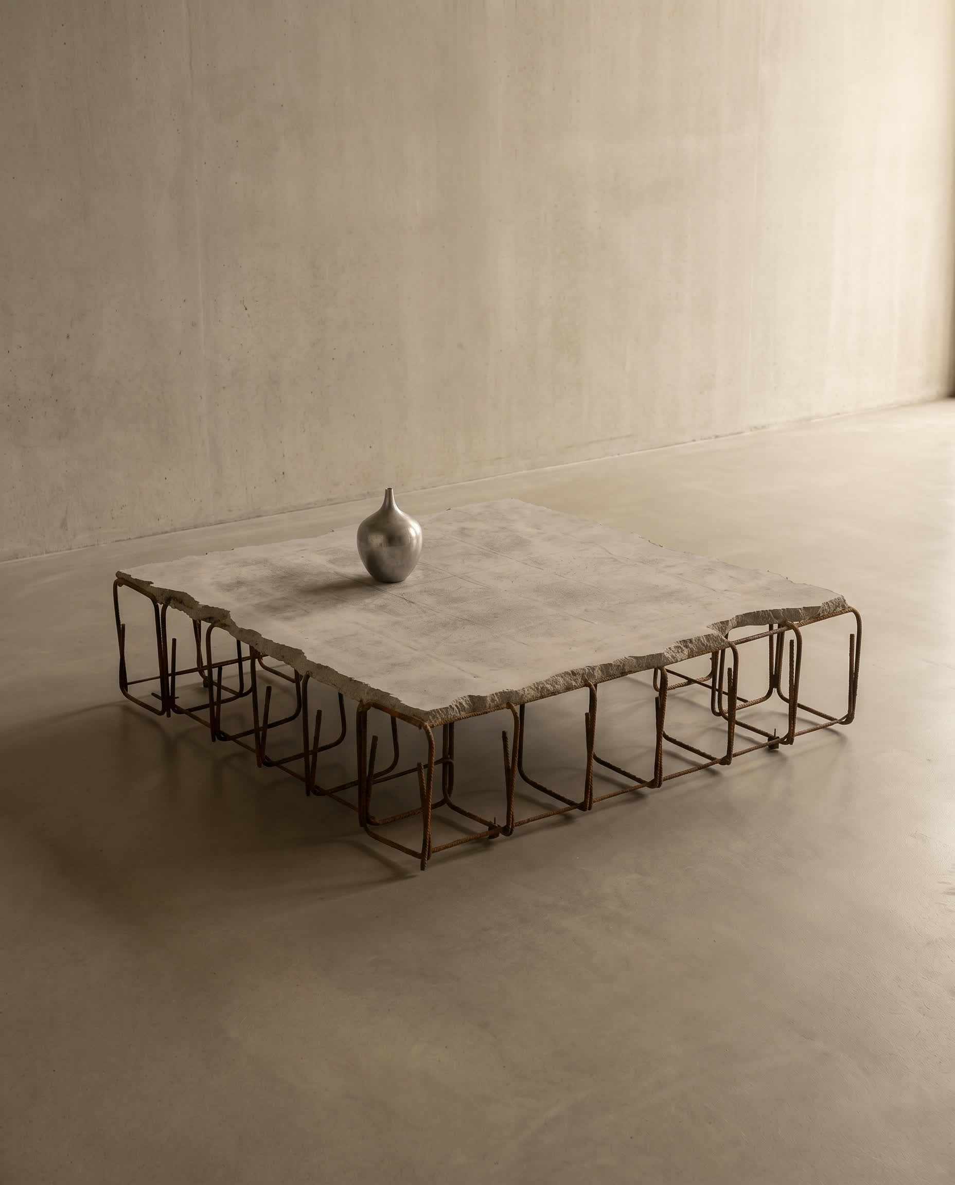 Rebar Donatı Masası — Beton Mobilya
